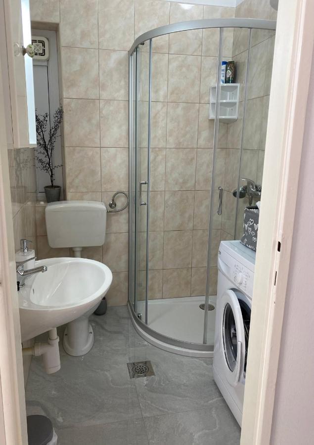Apartment Sara Trogir Bagian luar foto