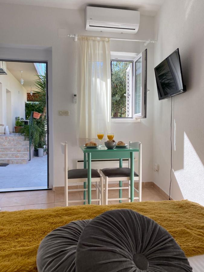 Apartment Sara Trogir Bagian luar foto