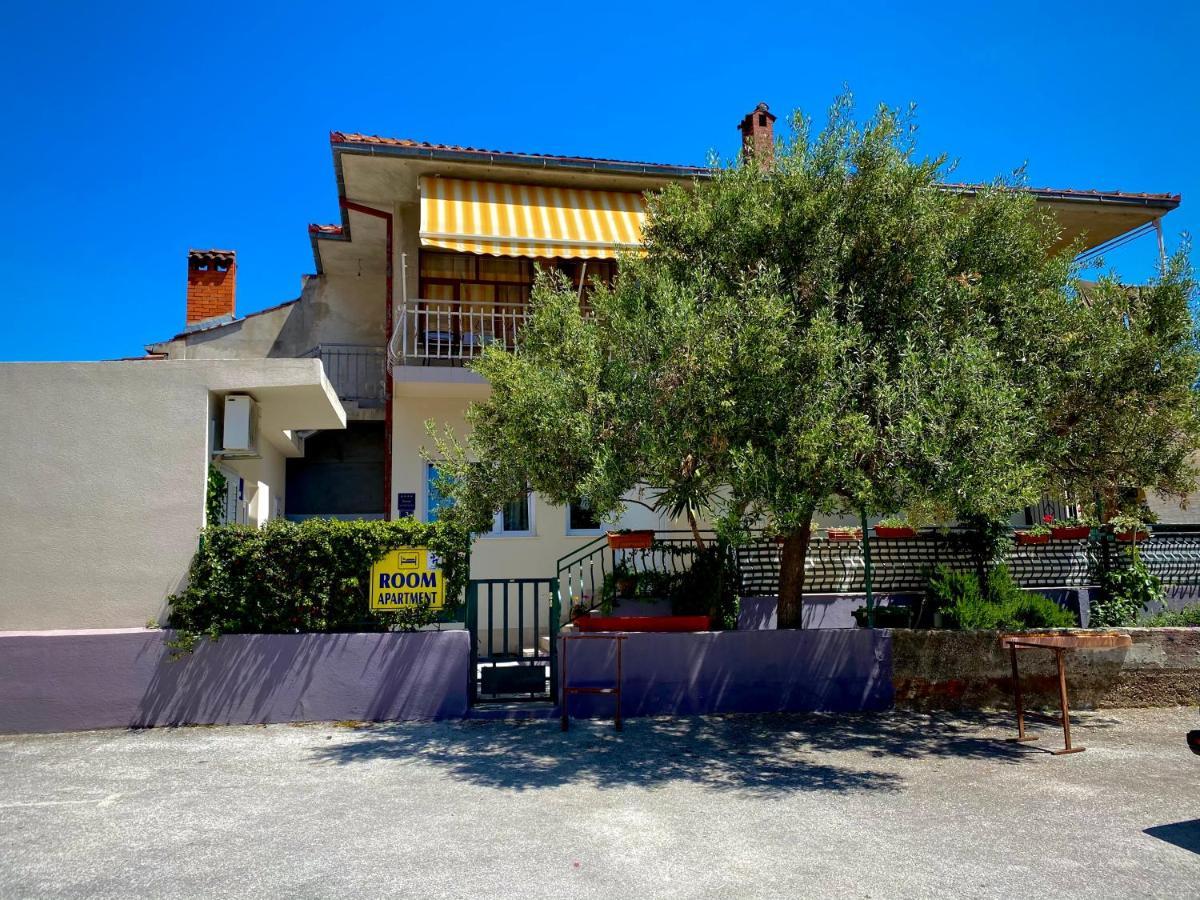 Apartment Sara Trogir Bagian luar foto