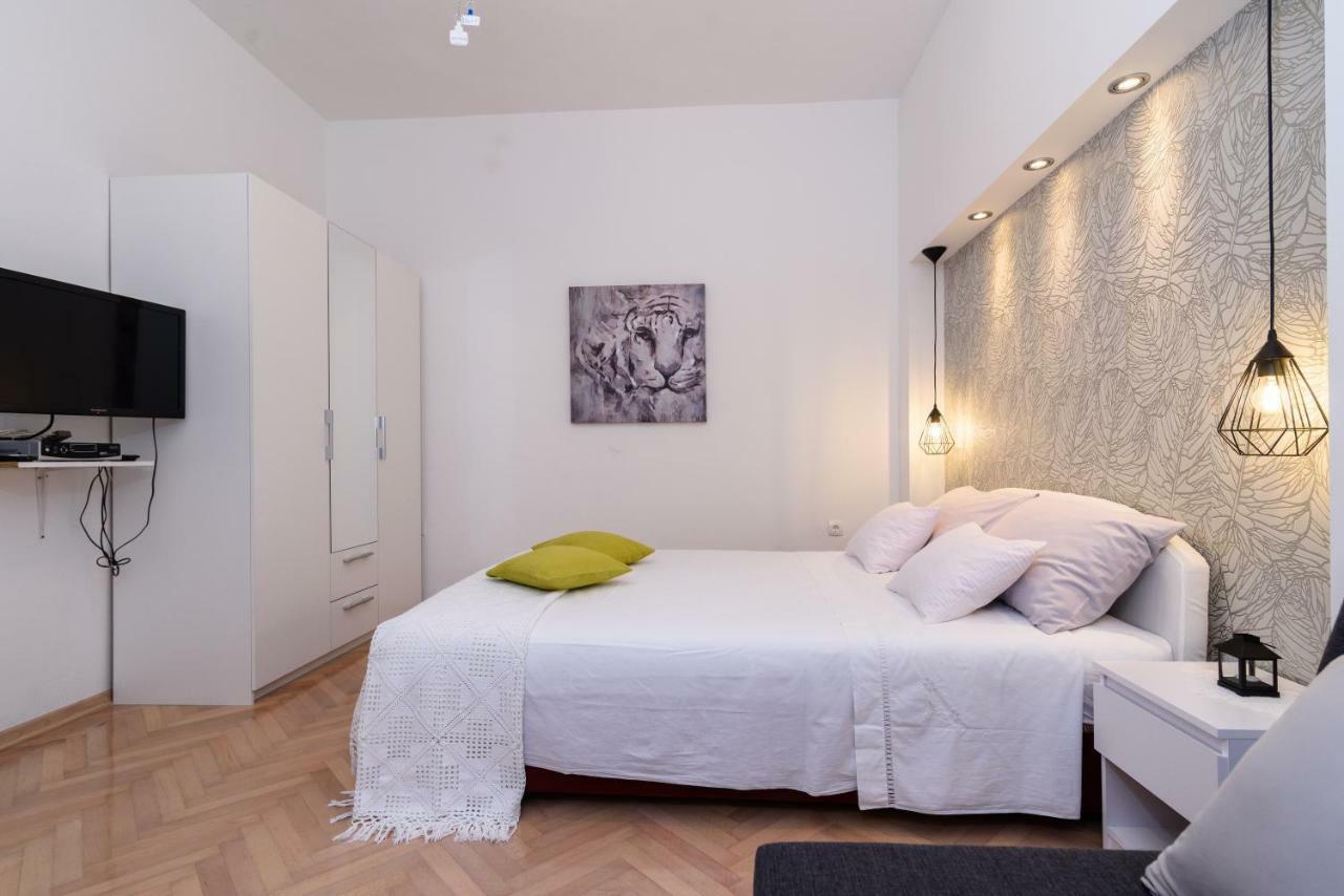 Apartment Sara Trogir Bagian luar foto